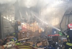 آتش سوزی در مغازه‌ای در خیابان نصف راه تبریز