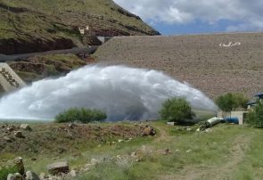 آغاز رهاسازی ۱۰ میلیون متر مکعب آب سد “قلعه‌چای” عجب‌شیر به دریاچه ارومیه