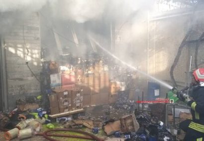 آتش سوزی در مغازه‌ای در خیابان نصف راه تبریز